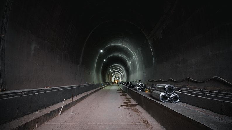 Cortanovci dəmir yolu tunelinin tikintisi,
Serbiya Respublikası